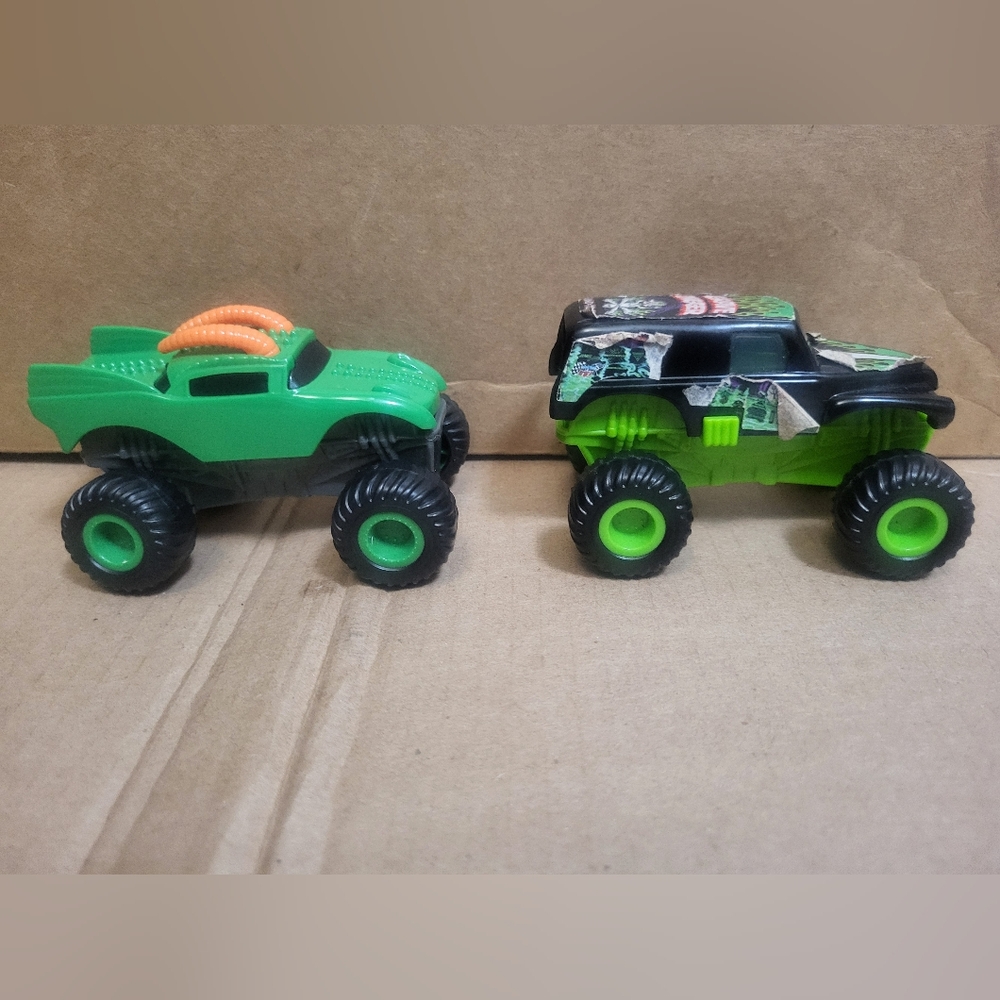 Mcdonald's 2015 Feld Motor Inc.Grave Digger/Dragon Monster Truck Happy Meal Toy - Picture 2 of 16